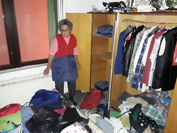 УЖАС КОД АЛЕКСИНЦА: Лопови претукли брачни пар и њиховог унука и сина, па украли накит и ствари вредне око пола милиона динара!
